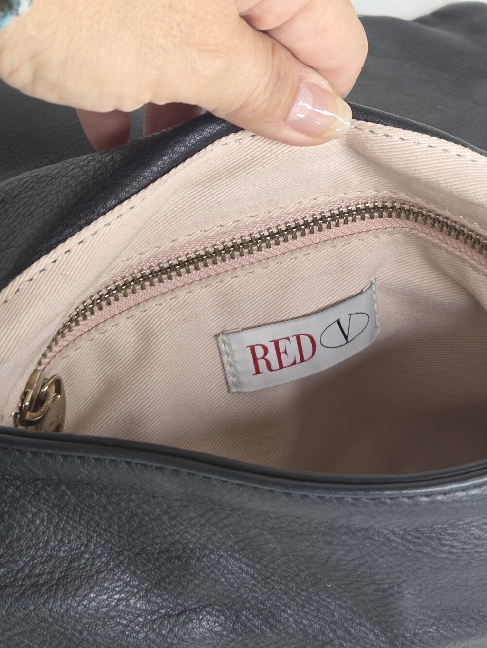 Red Valentino Black Bow-Detail Leather Crossbody/Clutch Bag - Picture 5 of 13
